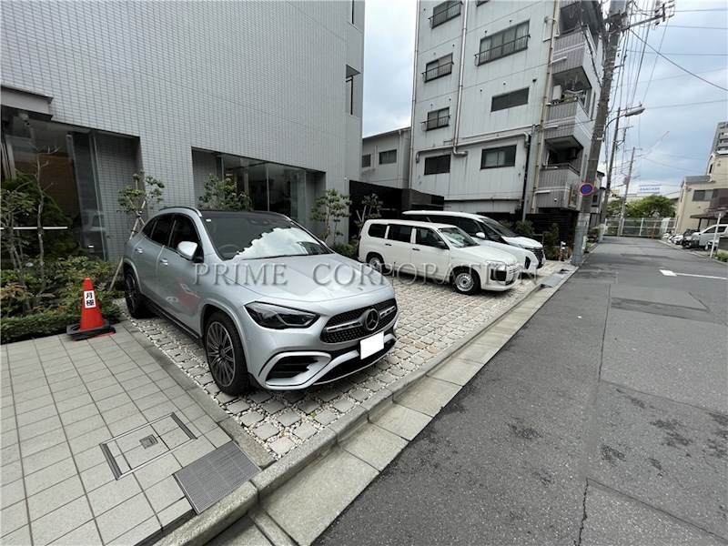 Yun Park Kiba 駐車場