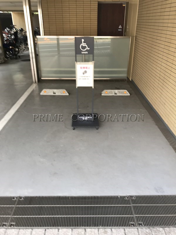 オークプレイス目黒行人坂 駐車場