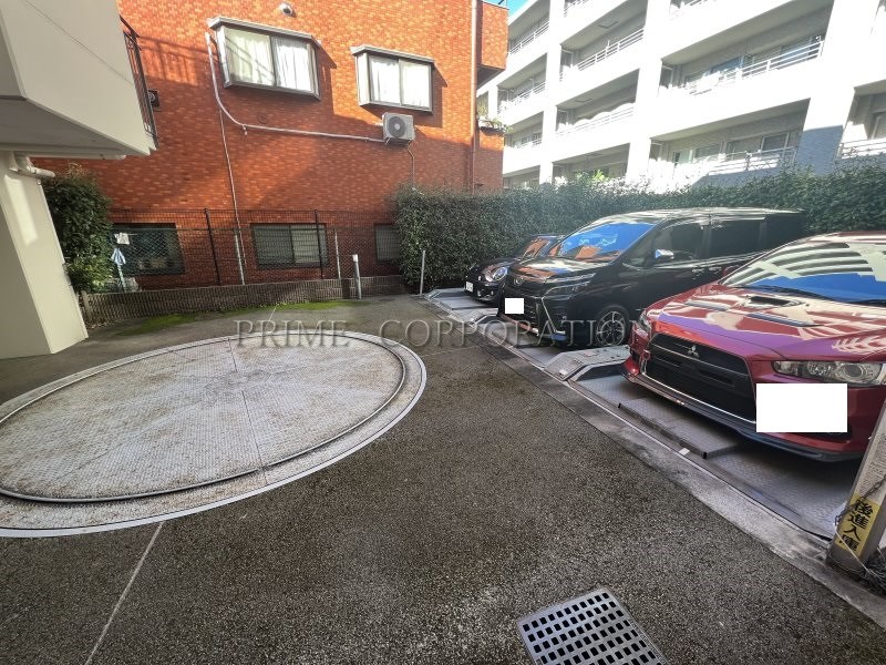 アルテシュロス千歳烏山 駐車場
