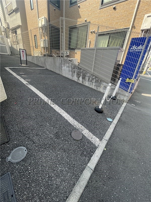 アイル新宿 駐車場