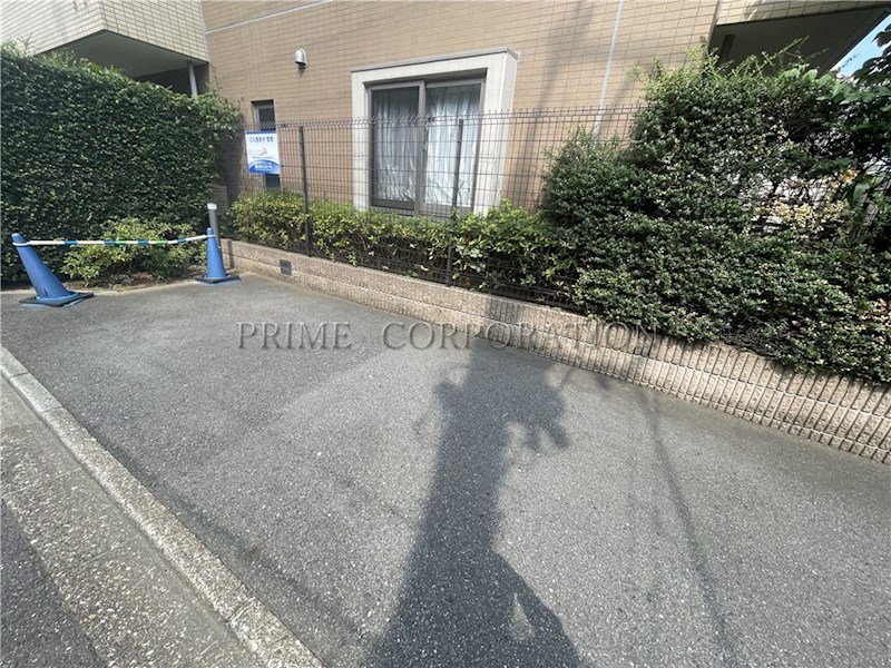 ガーデン中野 駐車場