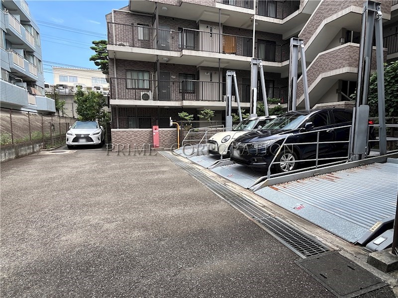 モアクレスト梶ヶ谷  駐車場