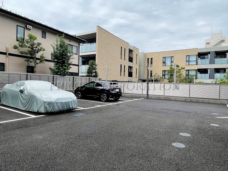 フレンシア目黒洗足 駐車場