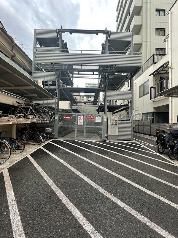 コスモリード大森 駐車場