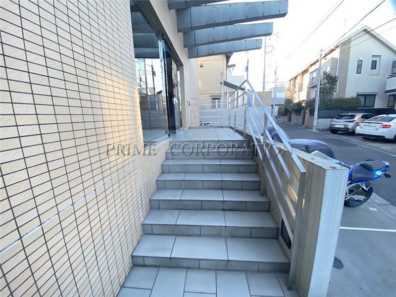 エルスタンザ下北沢 エントランス