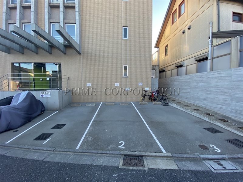 エルスタンザ下北沢 駐車場