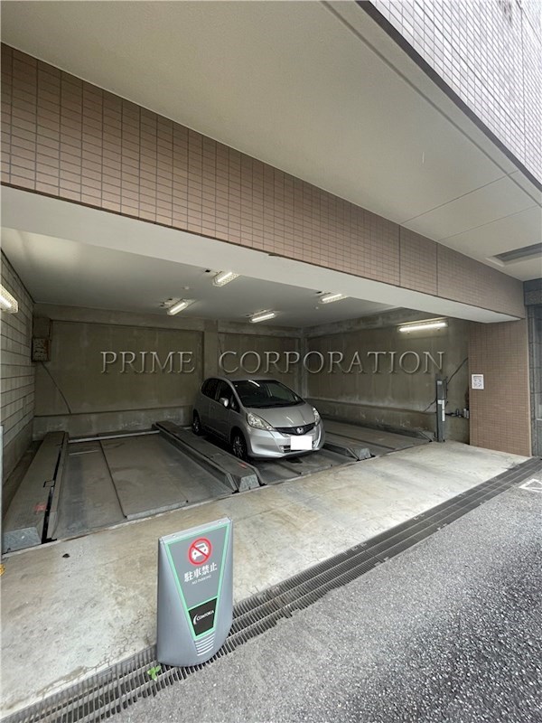 コンフォリア下落合 駐車場