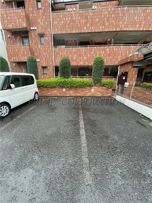 パストラル仙川  駐車場