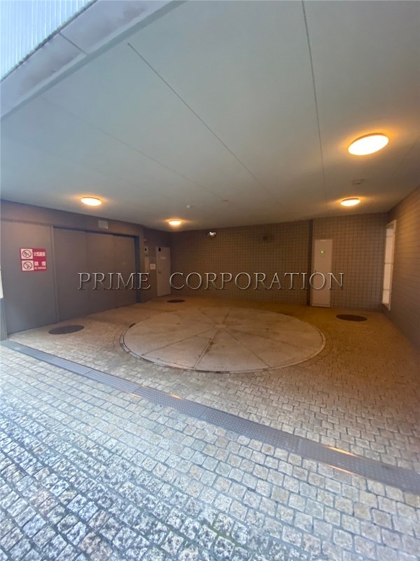 アクシルコート銀座イースト 駐車場