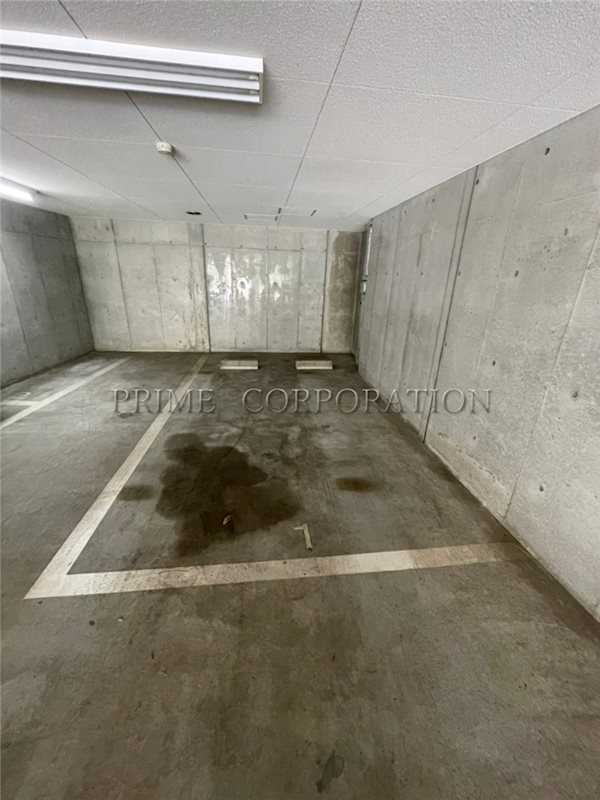 プラウドジェム市ヶ谷 駐車場