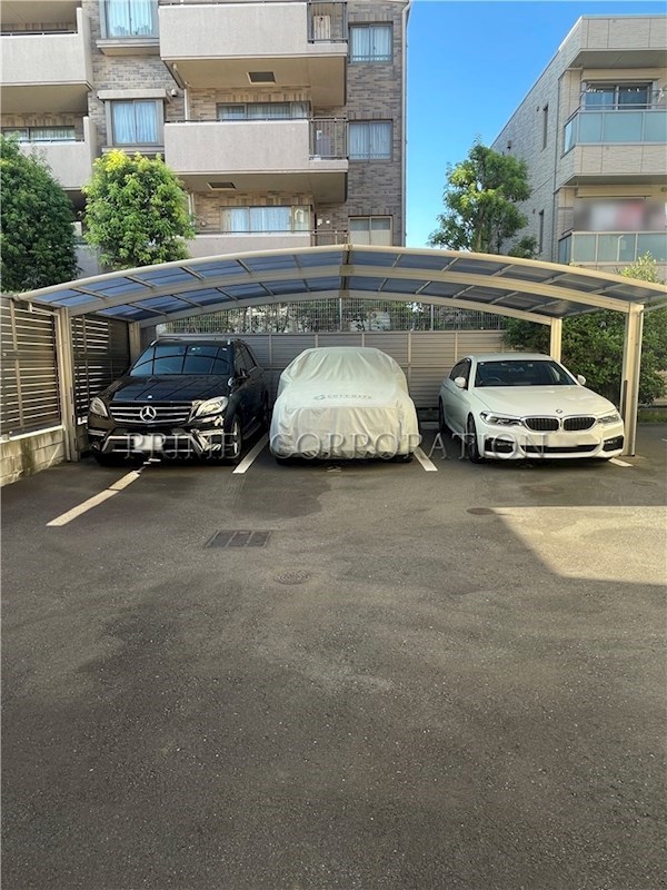 ブランディア用賀 駐車場
