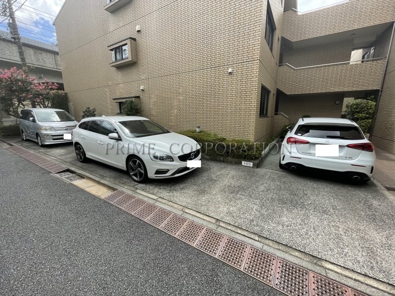 ディアハイツ千歳台 駐車場