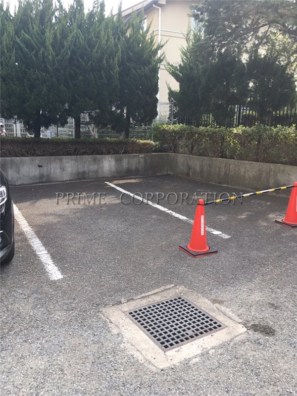 ヴェルセ用賀 駐車場