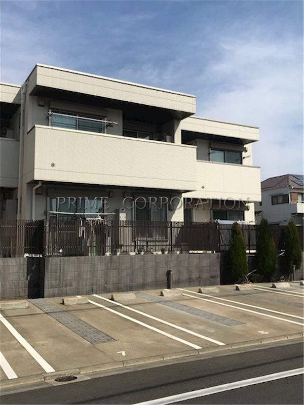 アドラブール深沢 駐車場