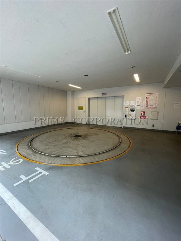 麹町パークハウス 駐車場