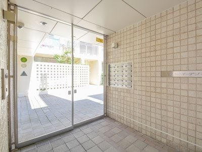 プレミアガーデン本郷 N棟 エントランス