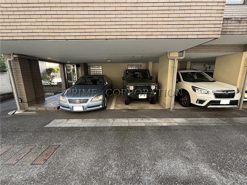 ガーデン松原 駐車場