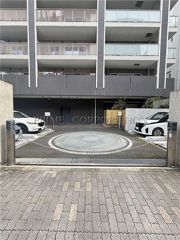 シェルゼ三鷹禅林寺通り 駐車場