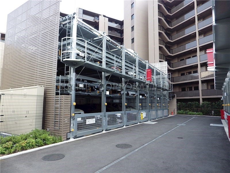 ウエリス世田谷砧 駐車場
