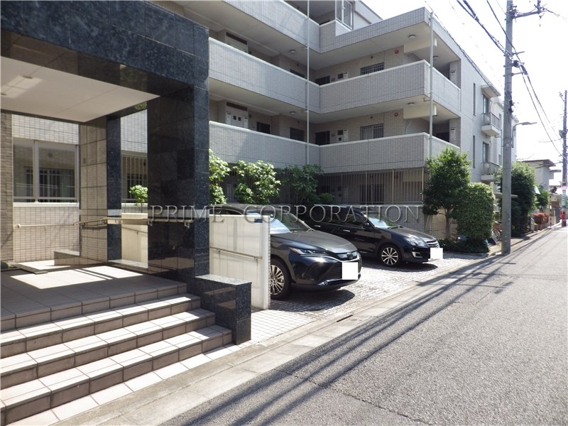 洗足第2マンション 駐車場