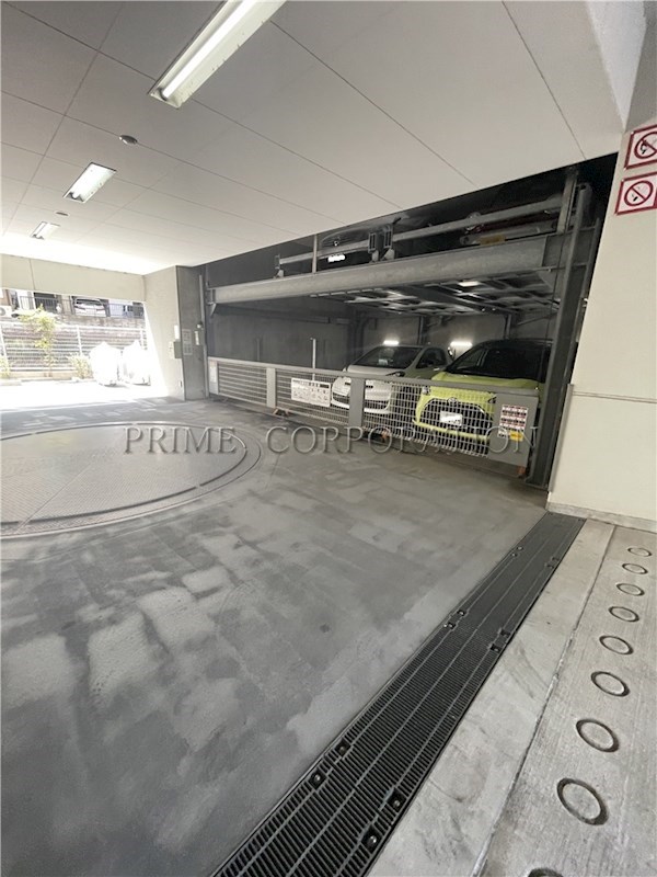 クオリア広尾 駐車場