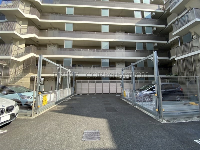 リーフィアレジデンス世田谷砧 駐車場