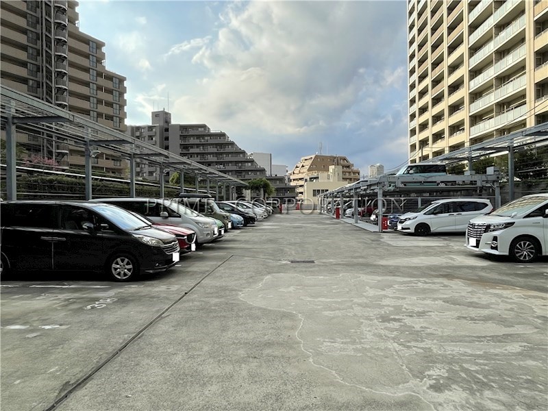 シスナブ池袋本町 駐車場