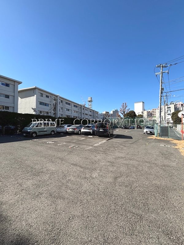 芝白金団地2号棟 駐車場