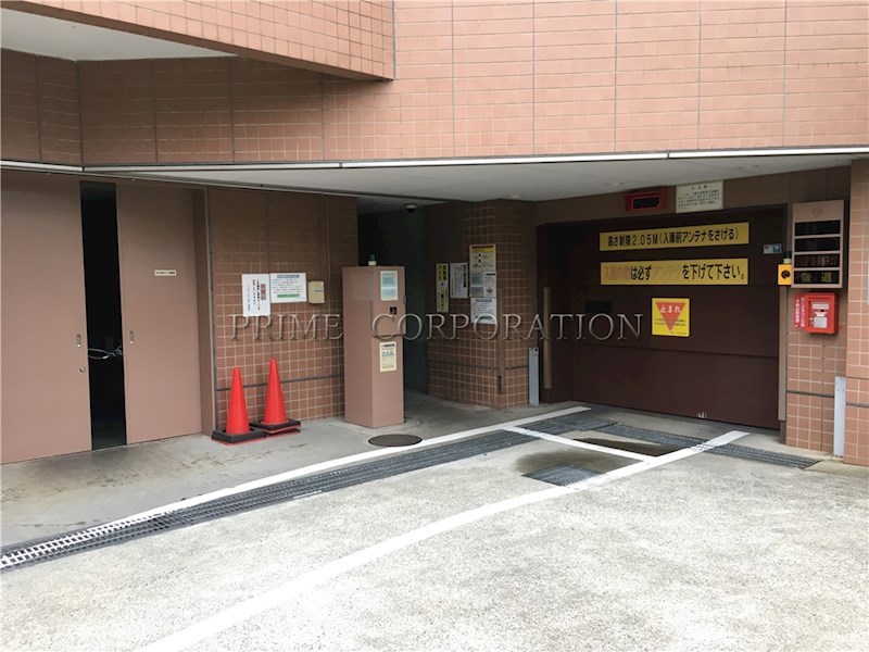 ヴィルヌーブタワー駒沢 駐車場