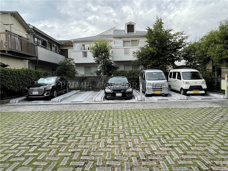 パインヒル上町 駐車場