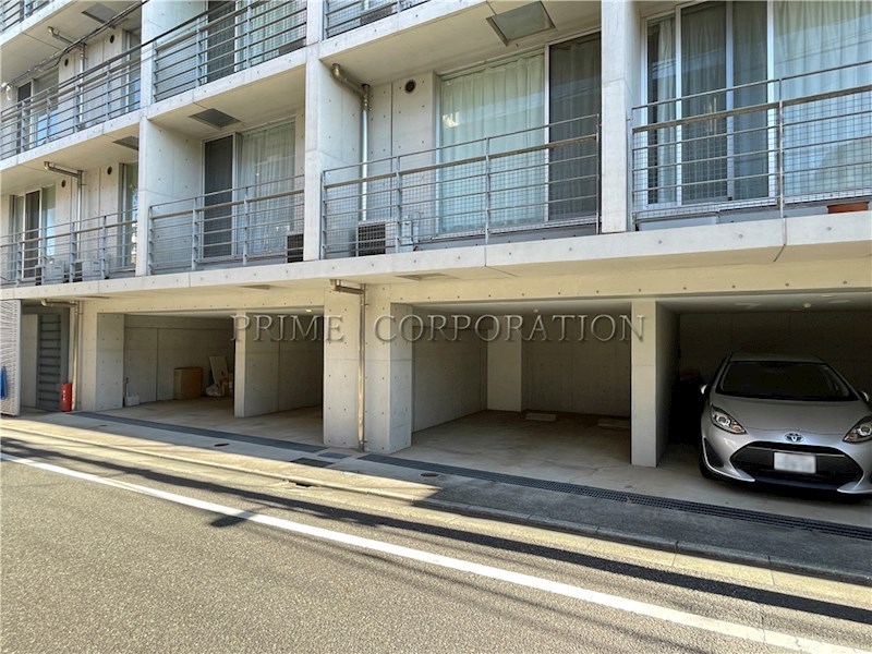 エッセ 駐車場
