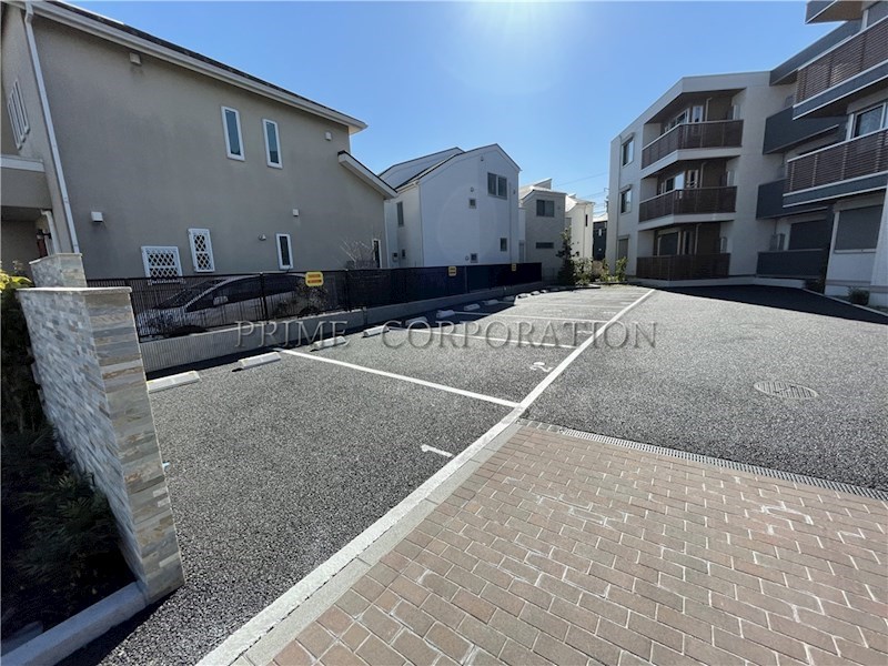 ラリュール浜田山 駐車場