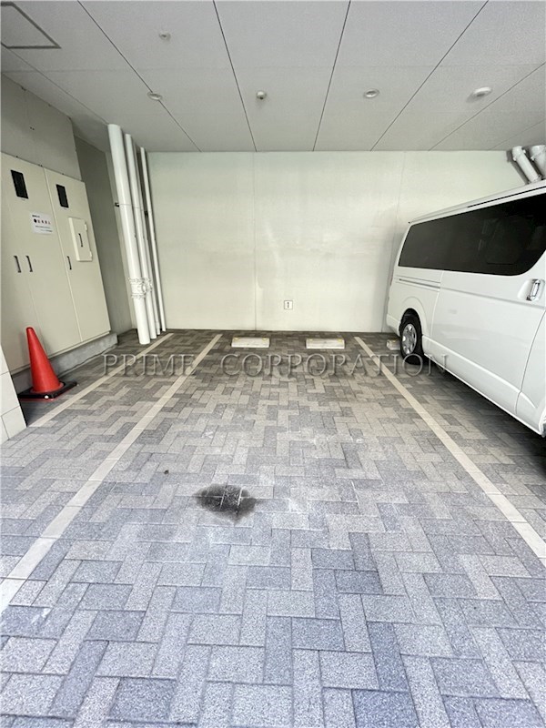 グランスイート高円寺 駐車場