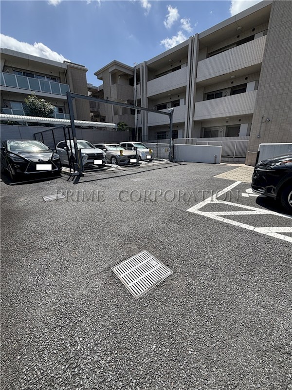 ザ・パークハウス田園調布本町レジデンス 駐車場