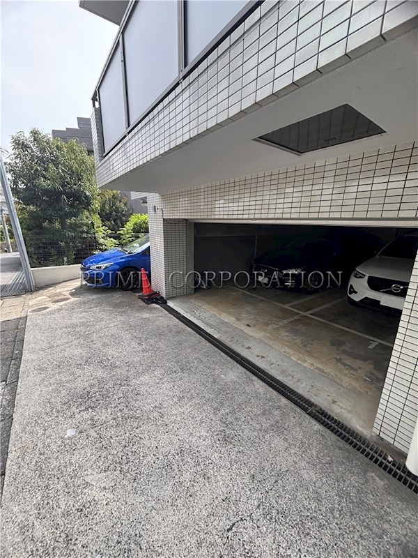 プレステージ鷺沼 駐車場