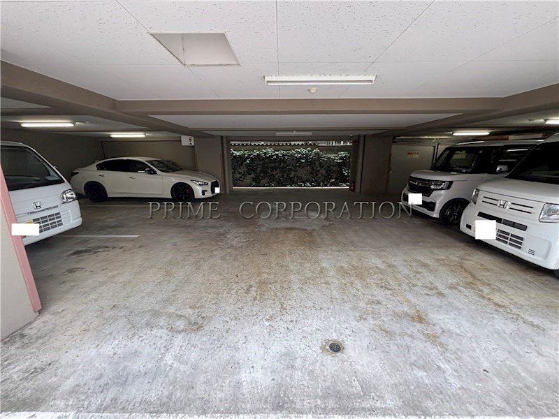ベルジュール三鷹下連雀 駐車場