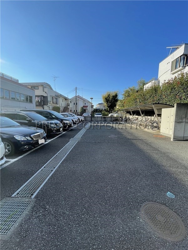 ビラ・サルーテ 駐車場