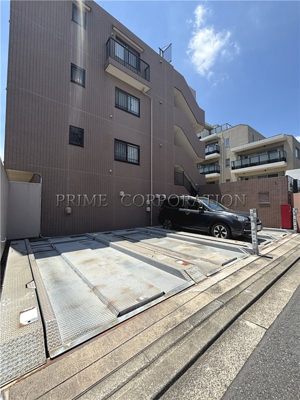 メイツ狛江 駐車場