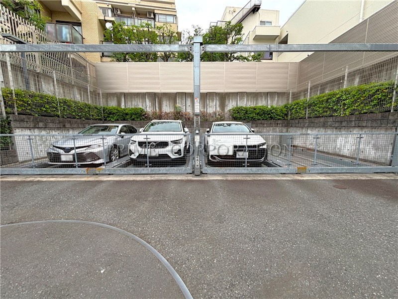 ブランズ宮崎台 駐車場