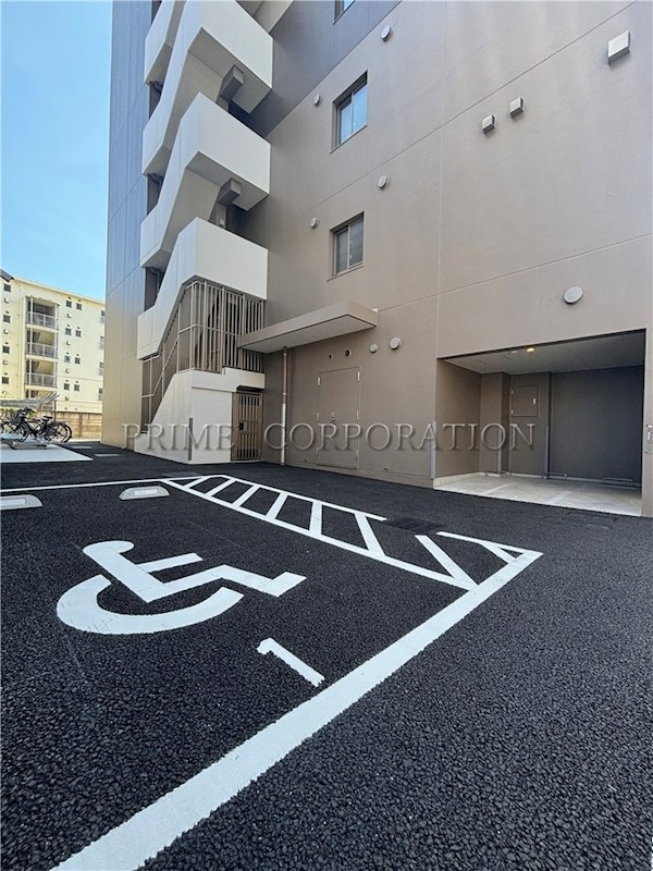 パークアクシス新宿西落合 駐車場