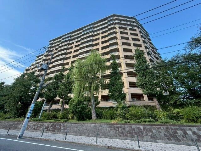 桜上水ガーデンズ D棟 外観