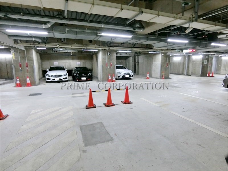 松竹スクエアレジデンス 駐車場