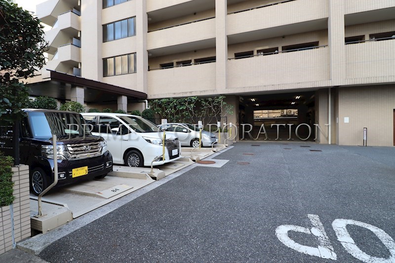 イトーピア麻布 駐車場