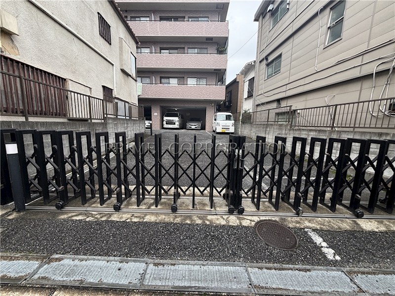 ダイアパレス中野 駐車場