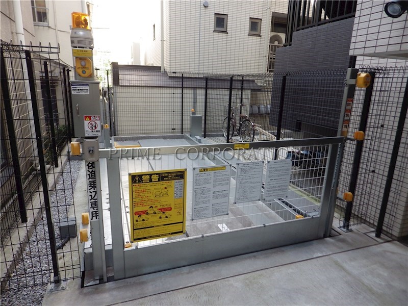 アーバンプレミア池尻大橋 駐車場