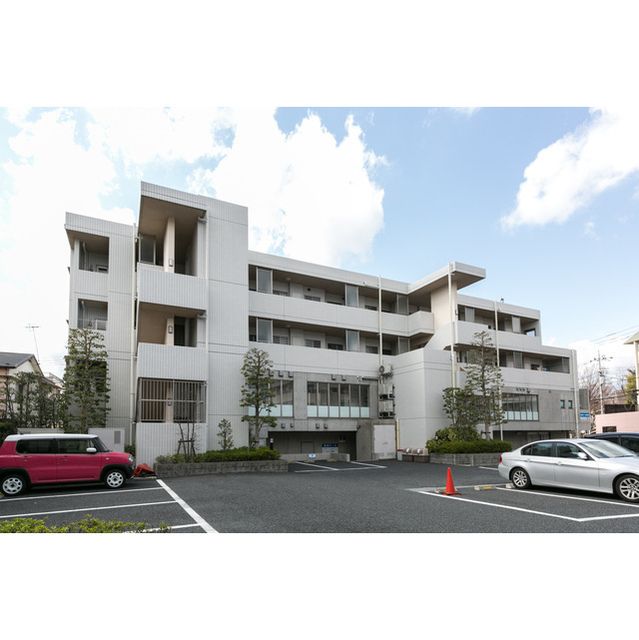 スルバリエ梶ヶ谷 駐車場