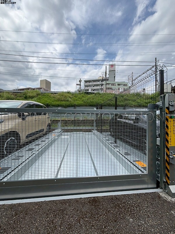 サンマンションアトレ東雪谷  駐車場
