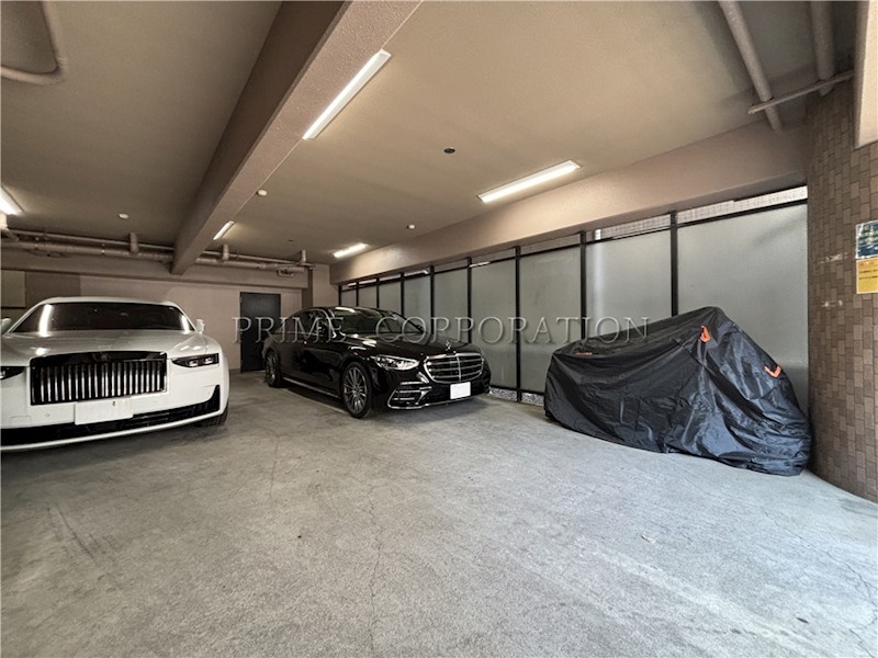 新宿サニーコート 駐車場