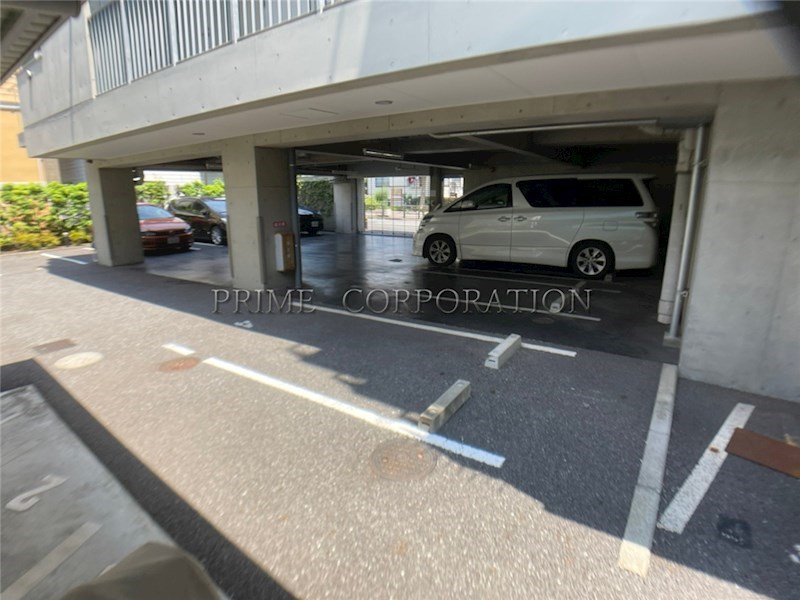 二葉アパートメント 駐車場