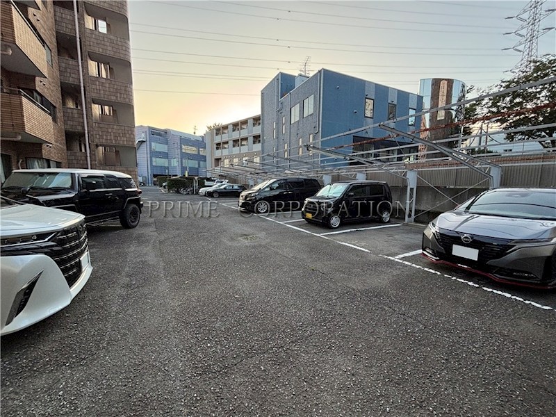 カーザ・エッチェルサ世田谷（増築部分） 駐車場